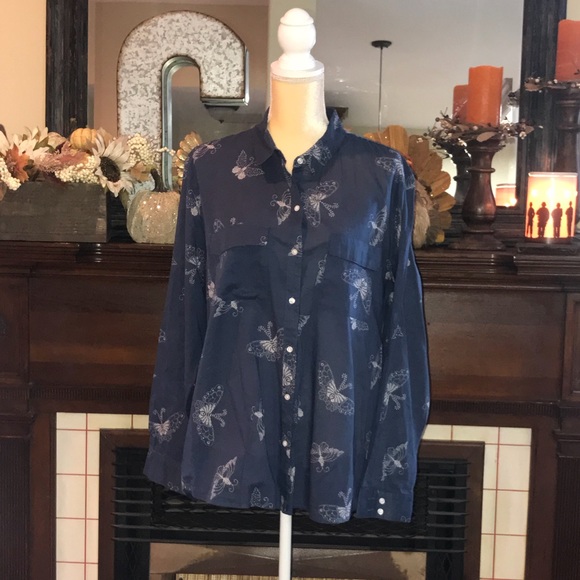 🦋 Gap Boyfriend Button Up Shirt! - Picture 1 of 4